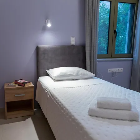 Villa Alex Stone *